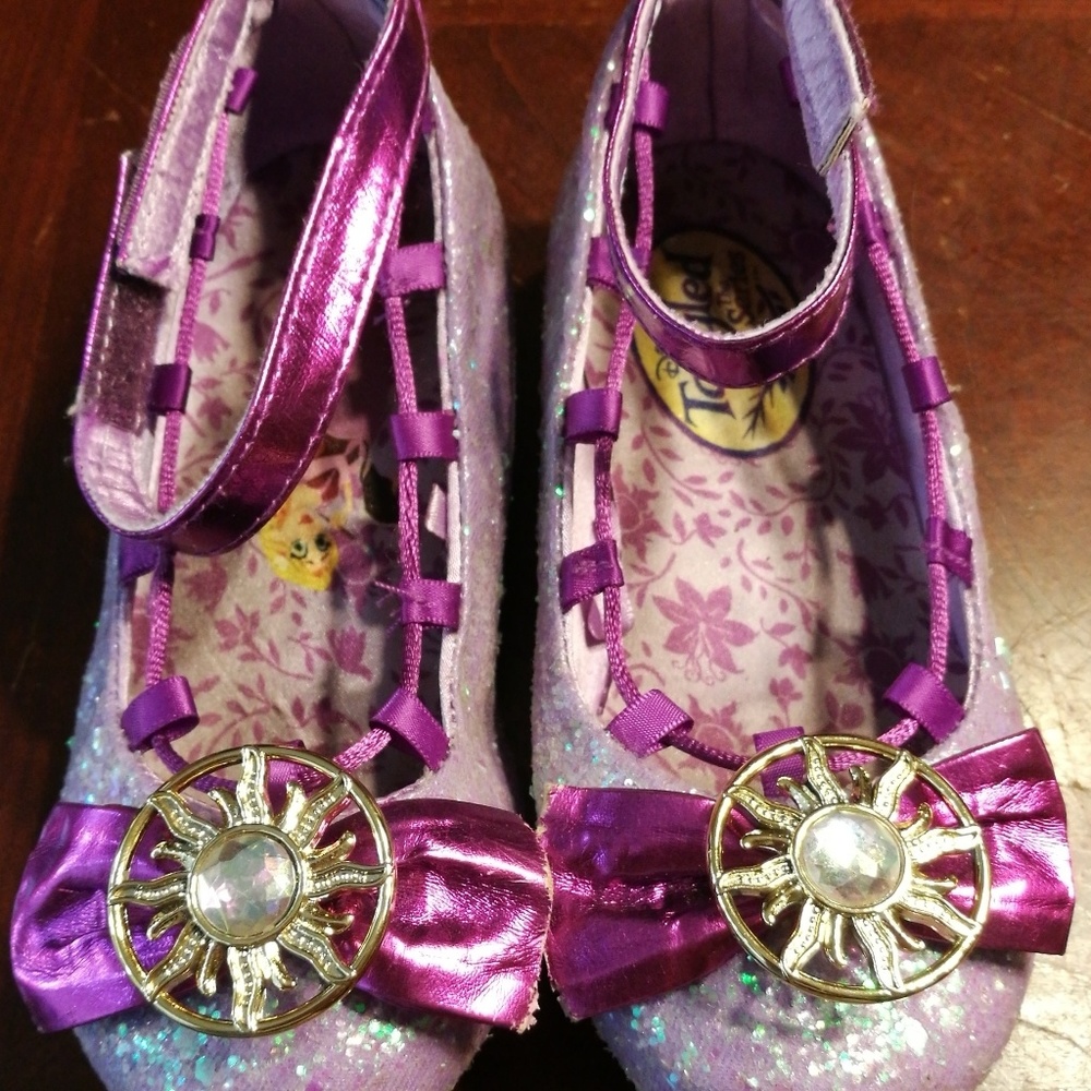 Girls DISNEY Pretty Purple Shoes  "Tangled" size 9